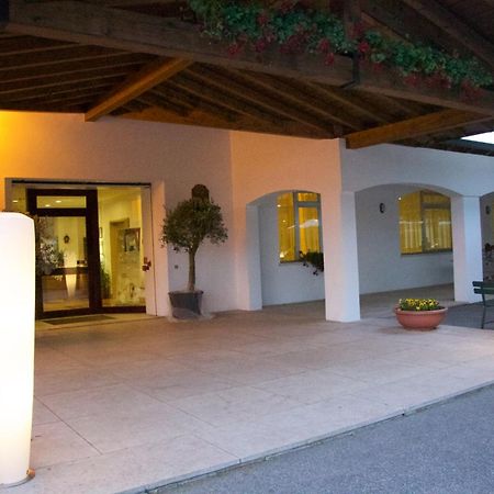 Hotel Stella Alpina Spiazzi Di Caprino Kültér fotó