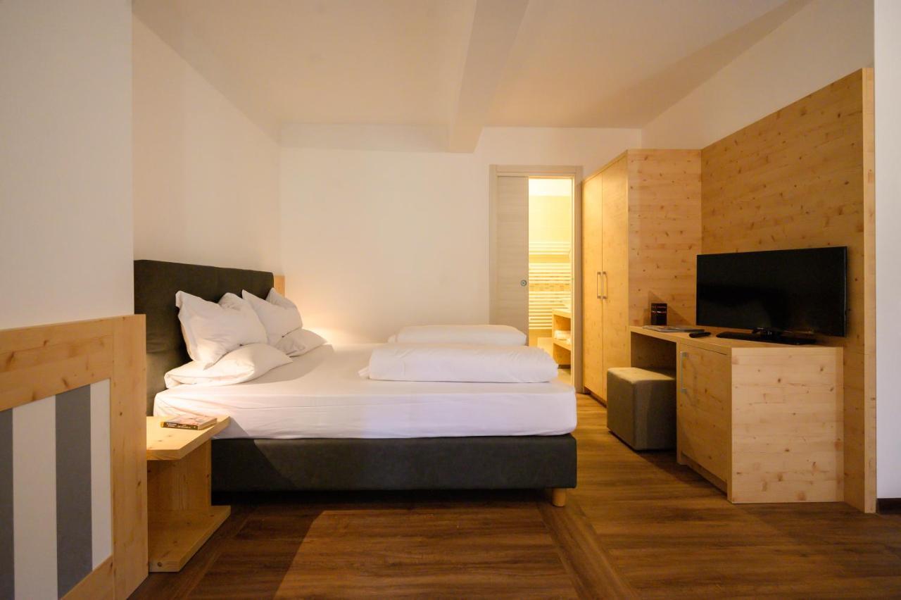 Hotel Stella Alpina Spiazzi Di Caprino Kültér fotó