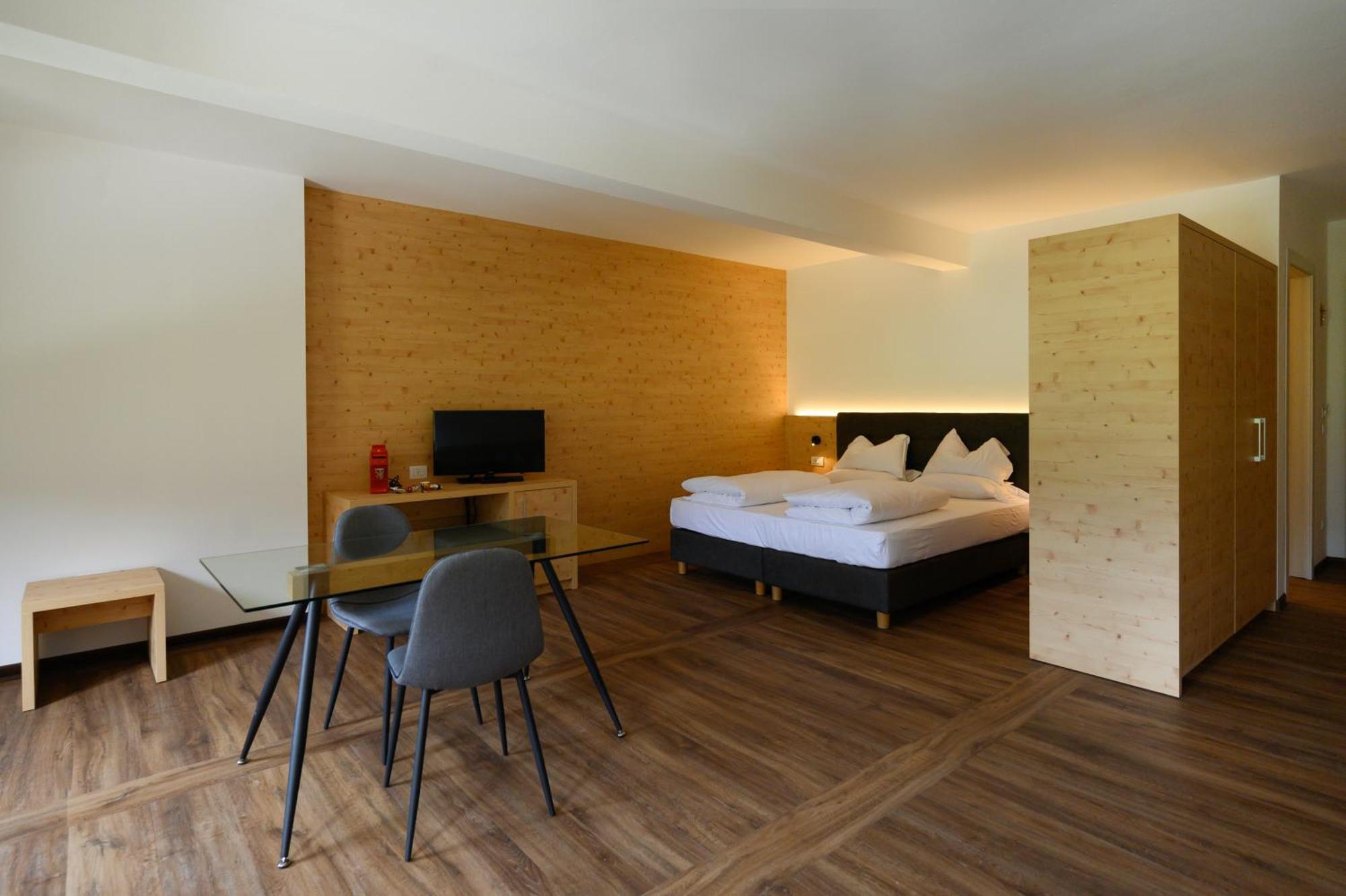 Hotel Stella Alpina Spiazzi Di Caprino Kültér fotó